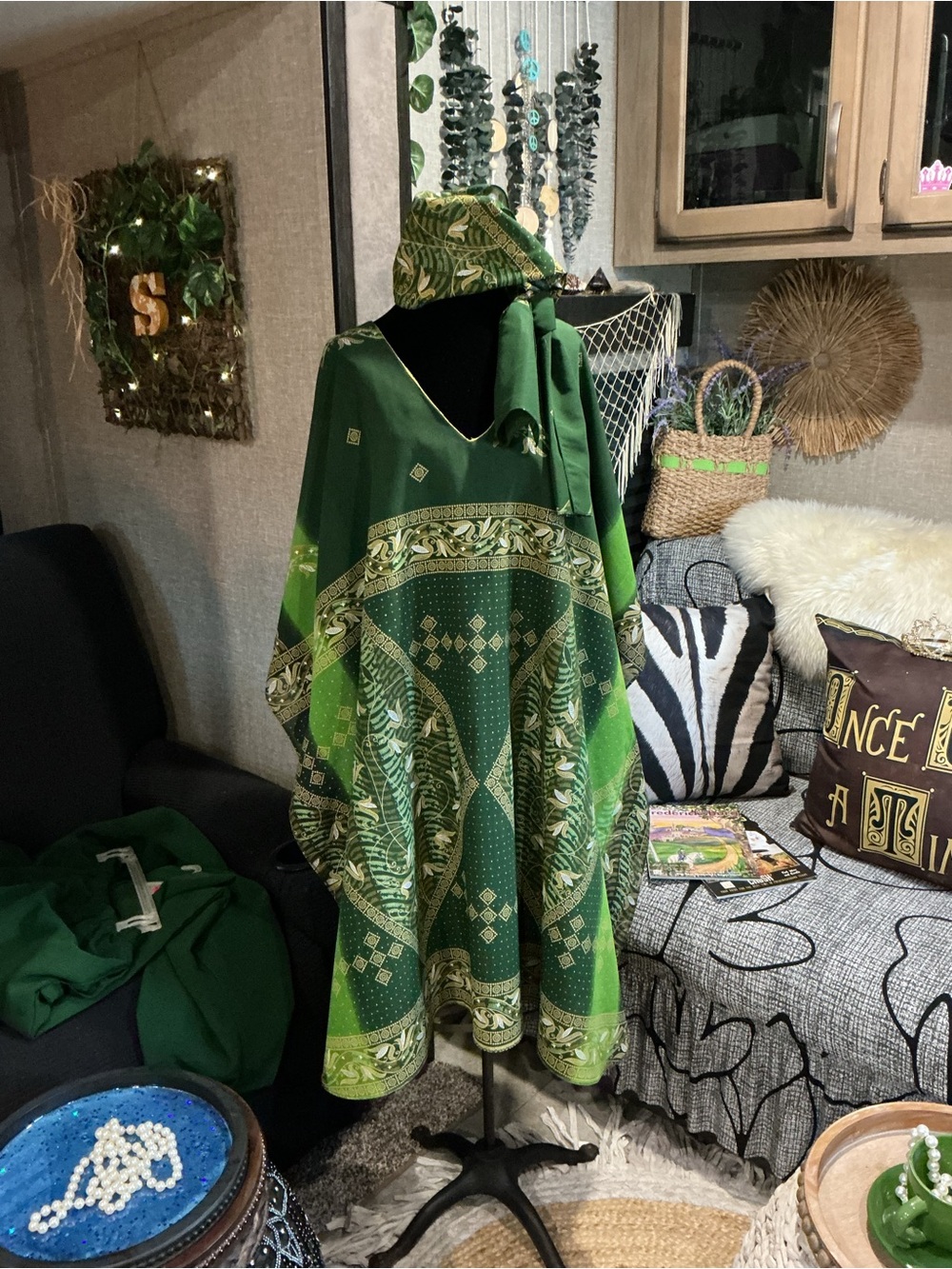 Ashro Green Patterned Boho kaftan Set L NWOT